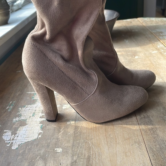 STEVE MADDEN NORRI SUEDE VELVET OVER THE KNEE HIGH BOOTS WOMENS 6 TAUPE - Picture 9 of 12